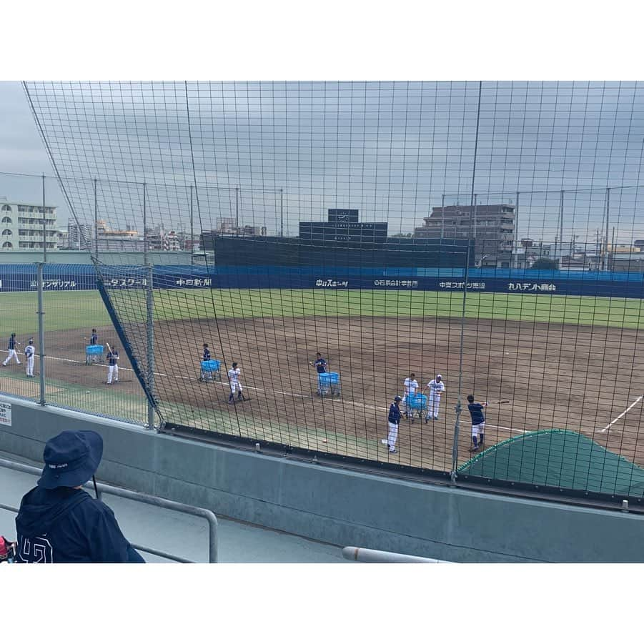 加藤里奈（カトリーナ）さんのインスタグラム写真 - (加藤里奈（カトリーナ）Instagram)「⚾️秋季練習⚾️ 先日、中日ドラゴンズの秋季練習に 行ってきました🐨💙 熱中して観てたらあっとゆーま！ 毎回もう1回来たい！と思っちゃう程 楽しい秋季練習なのでした…😎 (選手の皆さんは大変だと思うけど…) 今年ももう一回くらいは行きたい！！ 動画は最後の最後にやっていた守備練習⚾️ 和やかムードで、観客からは笑い声も…😙😙 * * #中日ドラゴンズ #中日 #ドラゴンズ #dragons #CBCラジオ #cbc1053 #ドラ魂キング #ドラゴンズ女子 #野球 #野球観戦 #インスタ野球女子 #ラジオ #radio #radiko  #アナウンサー #野球好きな人と繋がりたい #野球好き #cbc #スポーツ #sports #ナゴヤ球場 #秋季練習 #打撃練習 #守備 #守備練習」10月23日 17時19分 - rinakatoktriiina