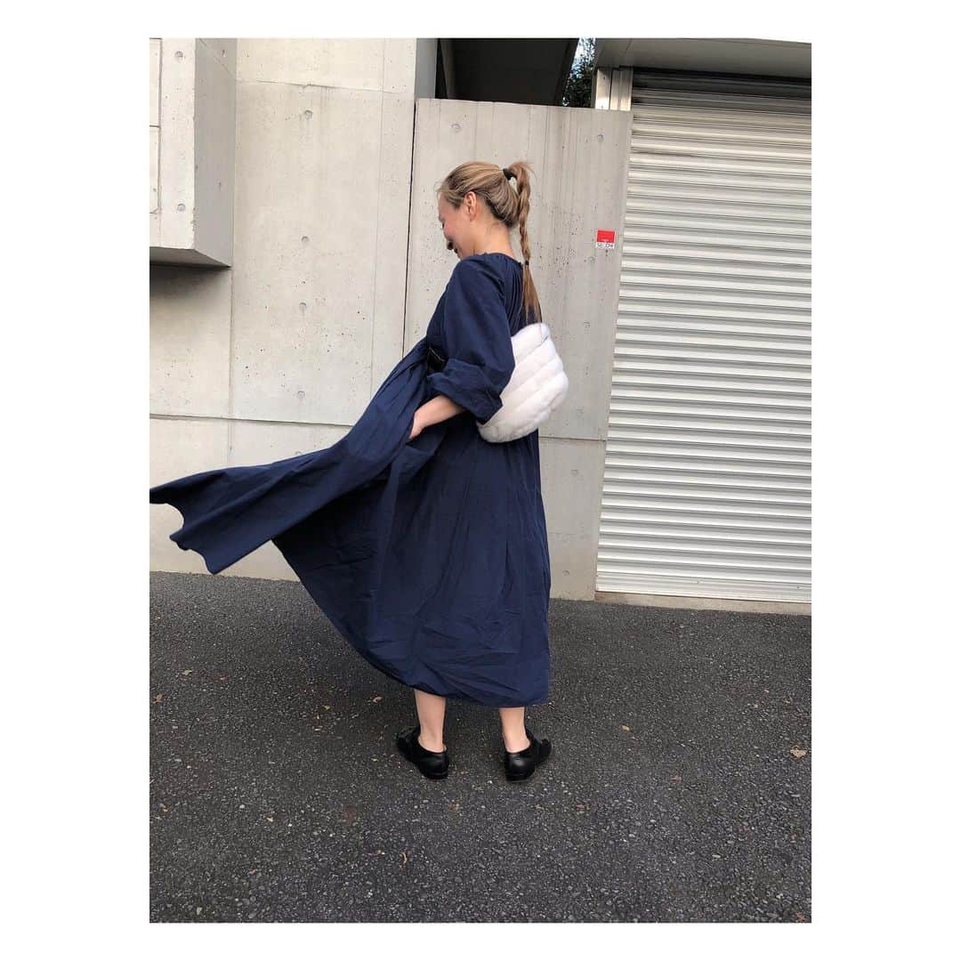 森田えりかさんのインスタグラム写真 - (森田えりかInstagram)「いま、福岡のESTNATIONはイベント中です！ 私も時間があったら様子を見に行きたいと思ってます♡ ESTNATION限定(ホワイトカラー)のボディーバックは ウエストポーチにもなるし、斜めにもかけれるから本当に便利！ エストネーションだけでしか販売していないカラーなのでぜひ、お近くのエストネーションへ！ 福岡はご飯は美味しいしね〜🥢」10月23日 17時34分 - erikaricottamelon