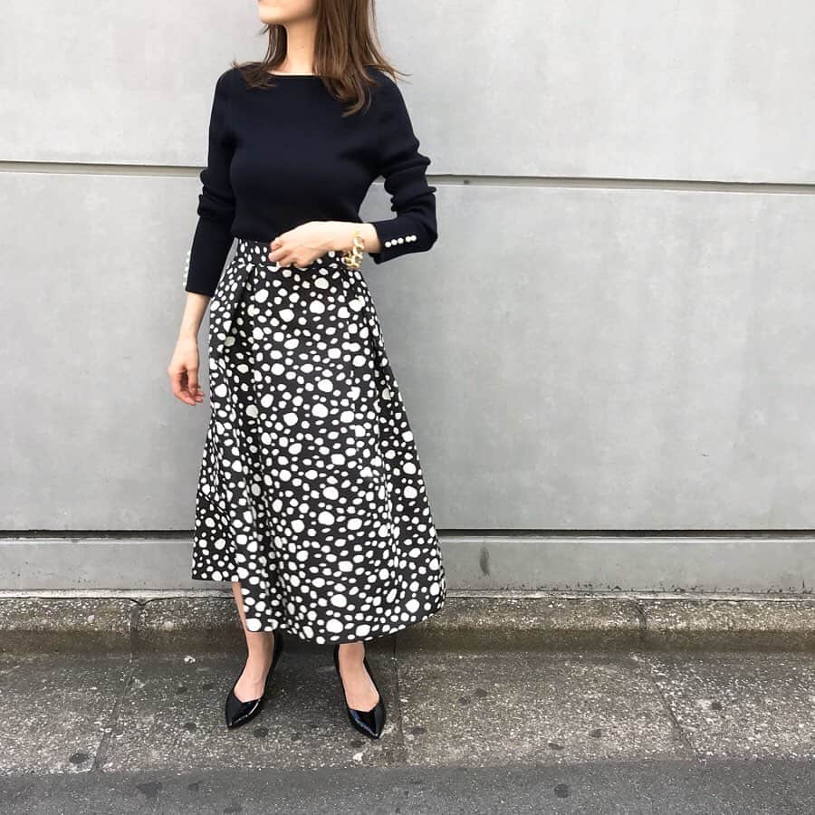 Loungedress officialさんのインスタグラム写真 - (Loungedress officialInstagram)「. この秋冬注目の柄⁑ ダルメシアン柄が印象的なフレアスカート。 . . タックが入っており スタイルがよく見えるシルエットです。 ぜひ、店頭でご覧くださいませ！ . . #loungedress#ラウンジドレス #ダルメシアン柄スカート #ダルメシアン#dalmatian #skirt#fashion」10月23日 17時38分 - loungedress