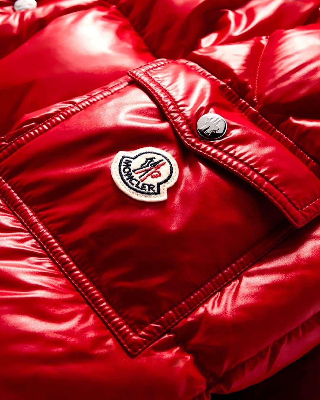 モンクレールさんのインスタグラム写真 - (モンクレールInstagram)「The down quilted Hanoverian jacket. @WillSmith wore the special edition parka for Genius is Born Crazy, available in red on Moncler.com. _ #GENIUSISBORNCRAZY」10月23日 17時44分 - moncler