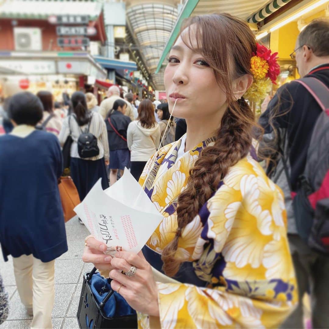 のインスタグラム：「浅草着物デート❤️ チーズコロッケ美味しいかった🤤💕 . @anzu_sayuri . #浅草 #Asakusa #着物 #kimono #kimonostyle  #杏さゆり #SayuriAnzu」