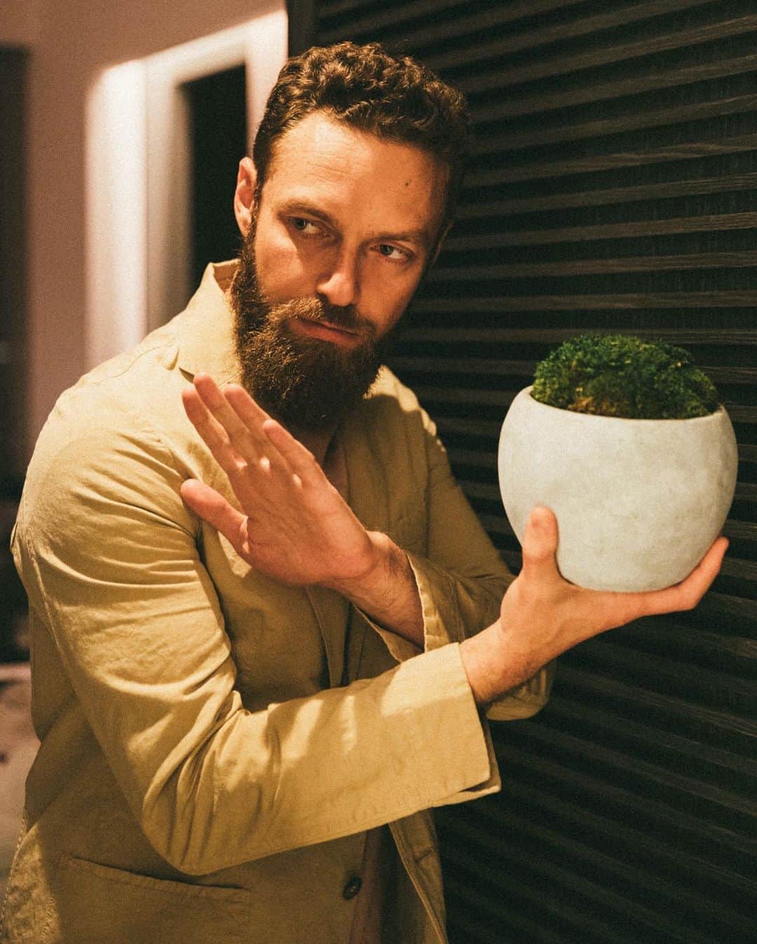 ロス・マーカンドさんのインスタグラム写真 - (ロス・マーカンドInstagram)「plz join my (plant-based) cult k thx. • 🌳 • 🌳 • 🌳 • 📷 @kaitlynmikayla」10月23日 18時18分 - rossmarquand