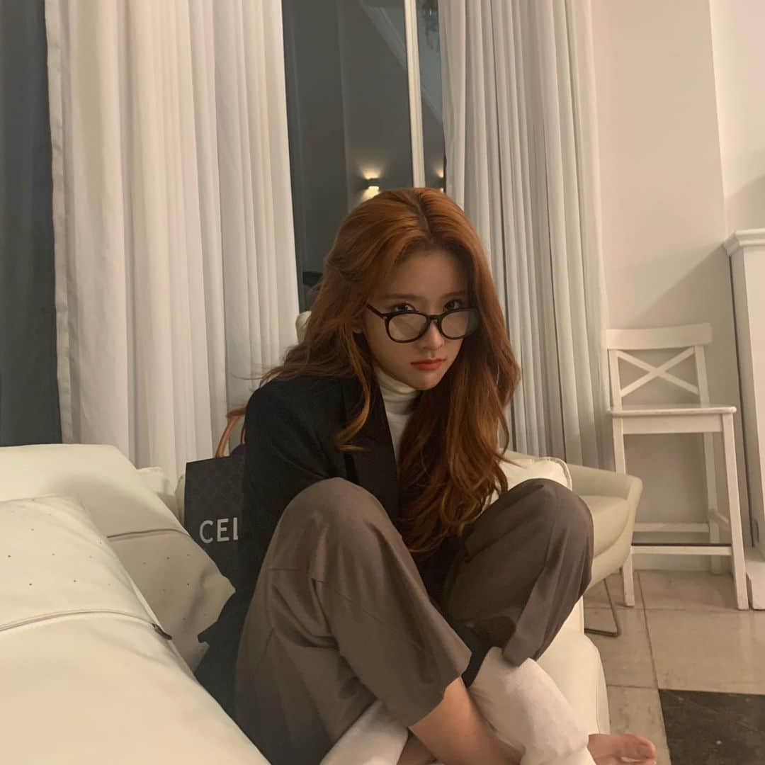 EXYさんのインスタグラム写真 - (EXYInstagram)「🤓🖤」10月23日 19時09分 - exy_s2