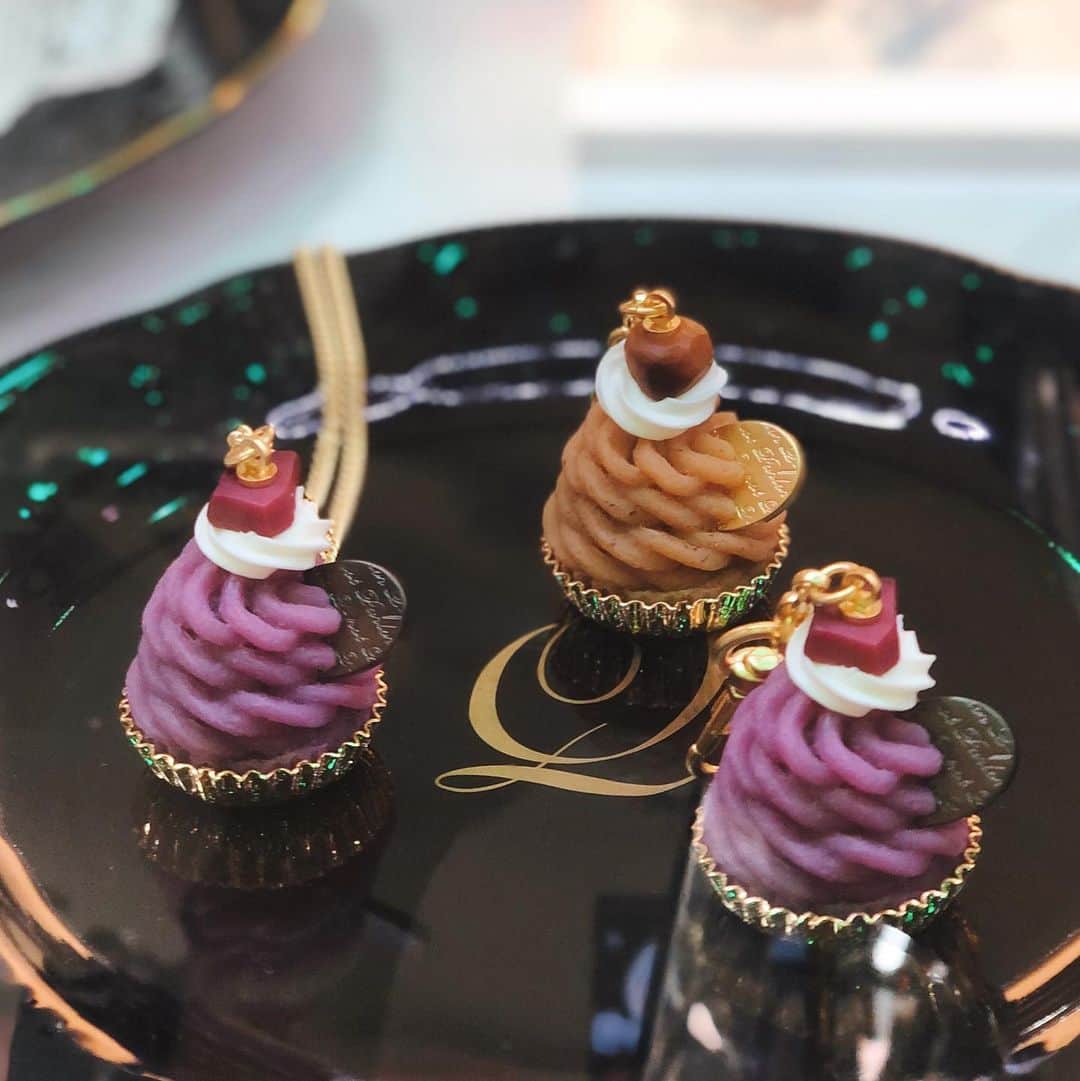 のインスタグラム：「Purple Sweet Potato & Japanese Chestnut Mont Blanc for Autumn feels🍠🍂🌰✨」