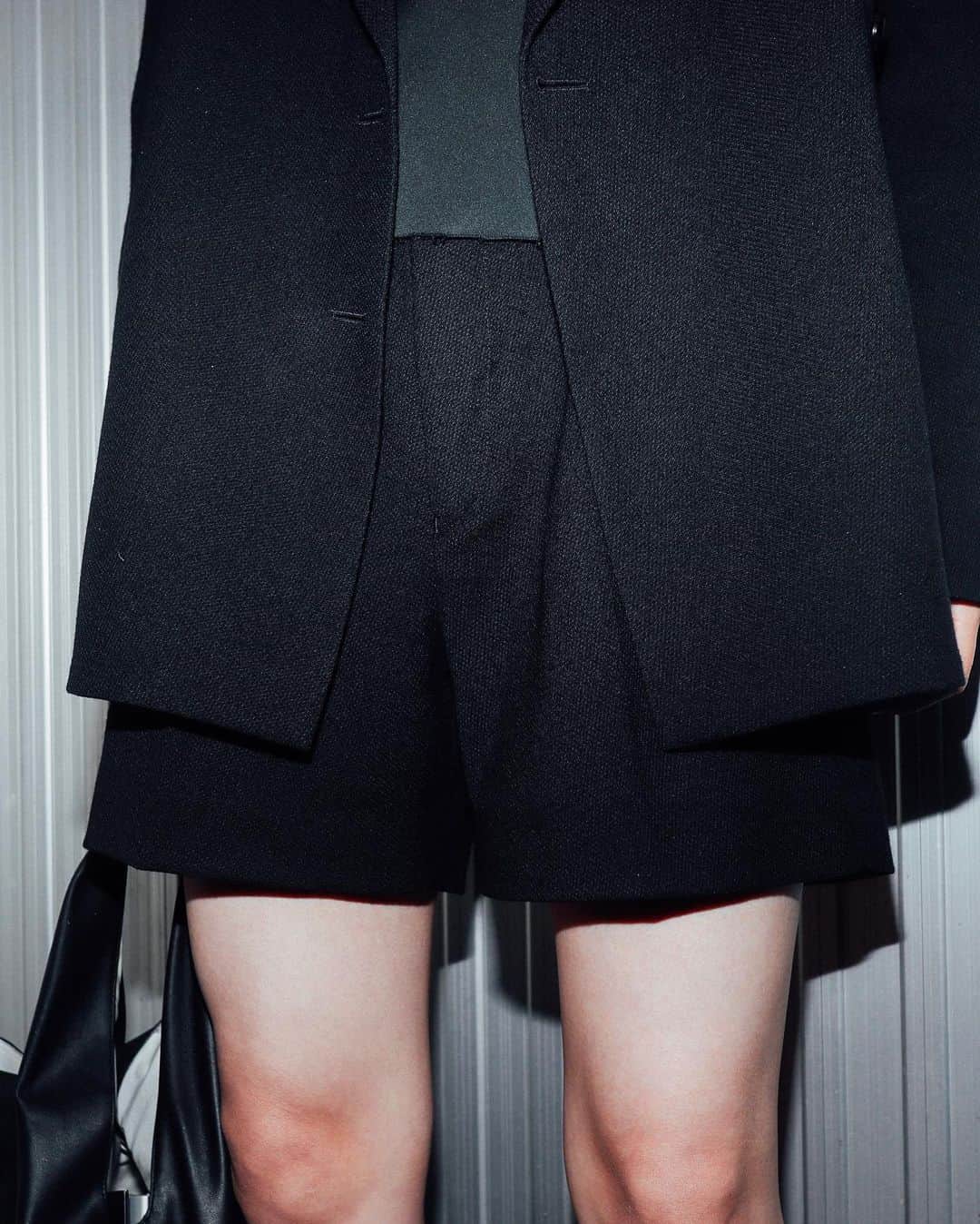 Fashionsnap.comさんのインスタグラム写真 - (Fashionsnap.comInstagram)「【#スナップ_fs】 Name  直塚 穂波  Jacket #JOHNLAWRENCESULLIVAN Shirt #JOHNLAWRENCESULLIVAN Pants #JOHNLAWRENCESULLIVAN Bag #MM6 #MaisonMargiela Shoes #GIVENCHY Bracelet #JILSANDER  #fashionsnap #fashionsnap_women」10月23日 19時38分 - fashionsnapcom