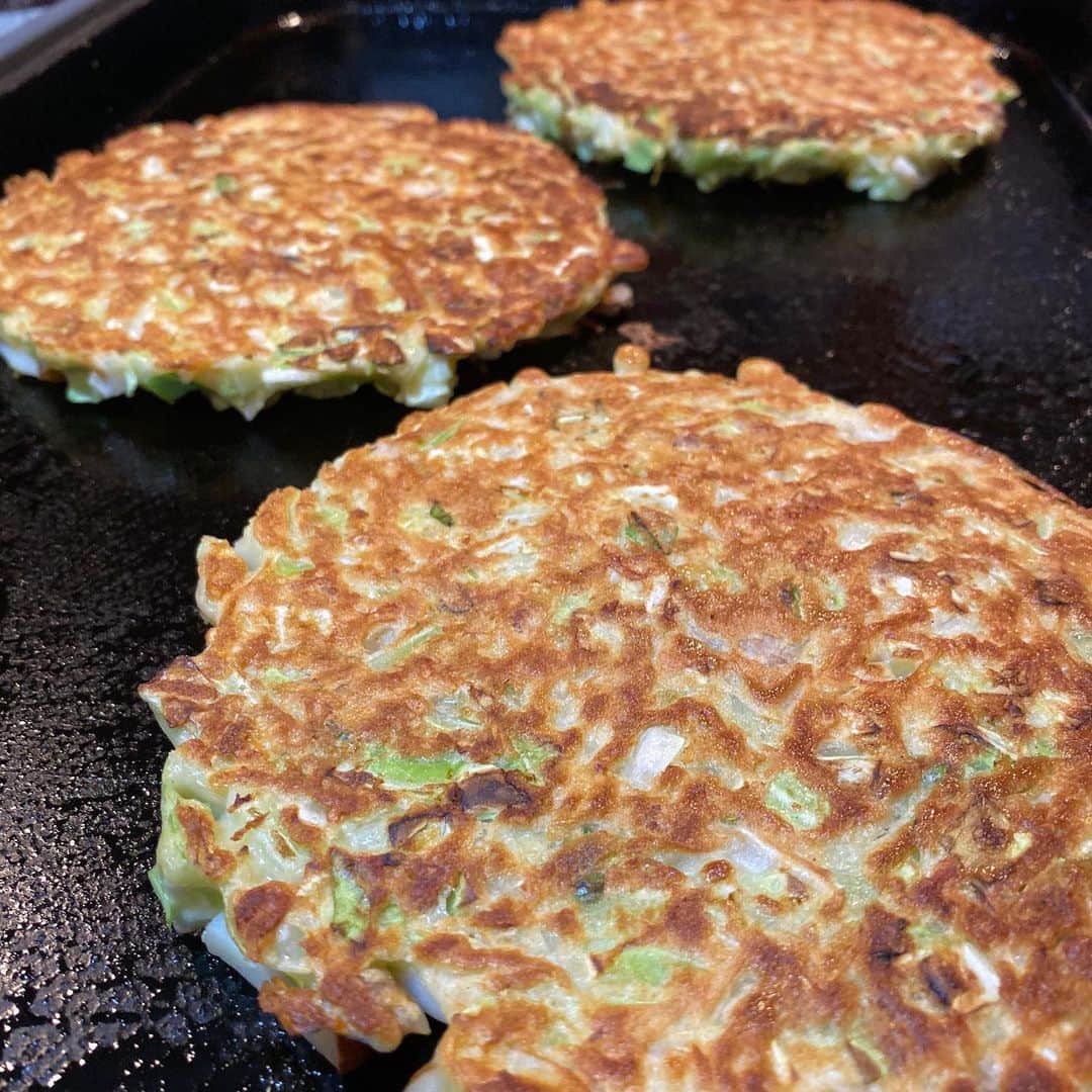 野間美由紀のインスタグラム：「今夜はお好み焼きでござるよ。」