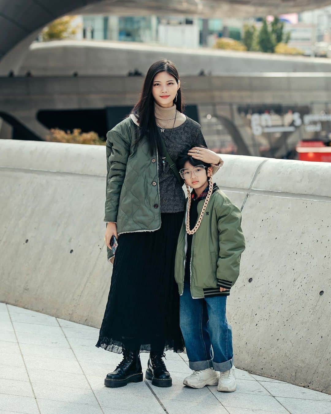 가로수길 , Seoulさんのインスタグラム写真 - (가로수길 , SeoulInstagram)「SFW Street Fashion Style Thx @jooyeri 🔥🔥 이모랑 조카랑 놀러 나왔어욘 ㅎㅎ」10月23日 20時11分 - jaylim1