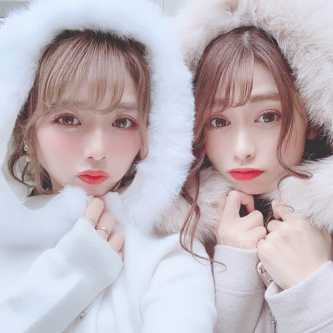 高橋里彩子さんのインスタグラム写真 - (高橋里彩子Instagram)「撮影のときに来たカフェが可愛かったぁ♥﻿ ﻿ 写真は @erinko0315 ちゃんに撮ってもらって﻿ えりんこちゃんに選んでもらった✿*:･ﾟ﻿ ﻿ ﻿ えりんこちゃんありがとう😋💕﻿ 撮影楽しかったぁ😂💘💘﻿ ﻿ ﻿ ﻿ ここは﻿ 代官山と恵比寿の間にある「ラブレー」﻿ っていう女子会に大人気なフレンチレストランだよ〜♡﻿ ﻿ 代官山駅から徒歩3分、﻿ 恵比寿駅から徒歩5分というアクセス抜群な場所🌟﻿ ﻿ 知らないと通り過ぎちゃうようなところにあるよ🤣💗﻿ ﻿ 可愛いところだった(˶ᵔᵕᵔ˶)♡﻿ 女子会にピッタリ💗﻿ ﻿ ﻿ 久々にツインテールした⸜( ´ᐞ` )⸝﻿ ﻿ ちょっとガーリー過ぎたかな？って思った😂🌸﻿ ﻿ ﻿ でもたまーにやりたくなる₍ᐢ. ̫.ᐢ₎♡﻿ ﻿ ﻿ ⸜❤︎⸝〜𝚌𝚘𝚍𝚎〜⸜❤︎⸝﻿ ﻿ ﻿ ❥トップス﻿ #17kg ﻿ ﻿ ❥ファーパーカー﻿ #apuweiserriche ﻿ ﻿ ❥スカート﻿ #onespo﻿ ﻿ ❥ブーツ﻿ #夢展望﻿ ﻿ ﻿ ﻿ ﻿ ﻿ #アプワイザーリッシェ #ワンスポ #韓国ファッション #韓国コーデ #韓国服 #韓国ファッションコーデ #韓国ファッショントレンド #韓国トレンド #オルチャンファッション韓国好きと繋がりたい  #カフェ巡り #オルチャンメディア #大人コーデ #秋冬コーデ #きれいめコーデ #ロングブーツ #ロングブーツコーデ #ミニスカート #ミニスカートコーデ #チェックミニスカート #ファーコート #パーカーコーデ #ガーリーコーデ #いいね返し #ツインテール」10月23日 20時18分 - konkonwanwan