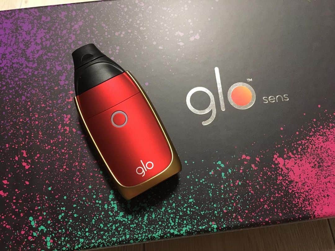 のインスタグラム：「・ スタイリッシュでお洒落なglosensをget🌹 ・ フレーバーも6種類の展開、私はミントをチョイスしたけどしっかりしたメンソールの吸い心地がgood◎ ・ #グローセンス #glosens #glo」