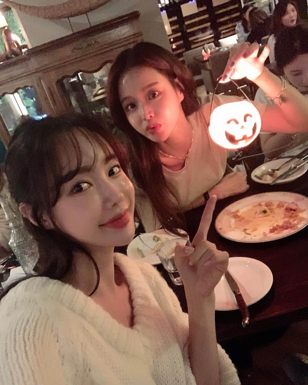 Hyemiさんのインスタグラム写真 - (HyemiInstagram)「오기랑 할로윈 🎃」10月23日 20時35分 - hinzajoa