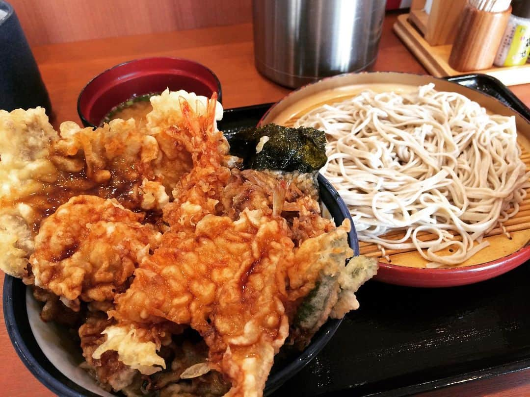 浜亮太さんのインスタグラム写真 - (浜亮太Instagram)「今日はトレーニング後に前橋の名店『ステーキまさやん』に行こうと思ったが、まさかの休み！ ショックのあまり涙で枕を濡らしました。😭 気を取り直して代打は『てんや』安定のウマ杉晋作でした！（笑）#bjw #浜亮太 #浜亮太選手 #てんや #ステーキまさやん」10月23日 20時38分 - hama.2964