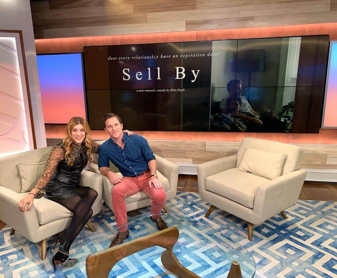 マイケル・ドイルのインスタグラム：「Thanks @romatorrenyc and @ny1 for the hang. . #sellbymovie」