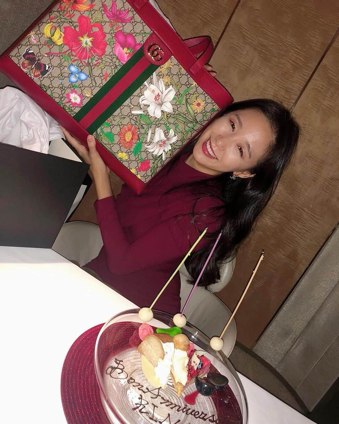 澤山璃奈さんのインスタグラム写真 - (澤山璃奈Instagram)「💐🎁🍴🎂❤️ #bday #誕生日」10月23日 21時16分 - rinasawayama