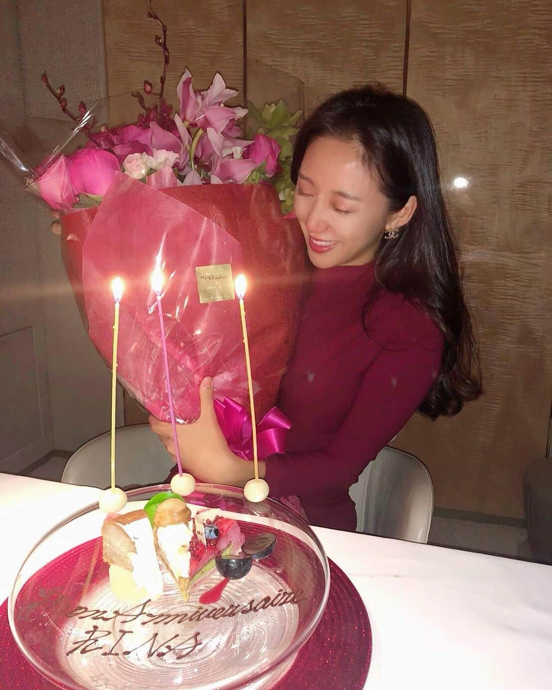 澤山璃奈さんのインスタグラム写真 - (澤山璃奈Instagram)「💐🎁🍴🎂❤️ #bday #誕生日」10月23日 21時16分 - rinasawayama