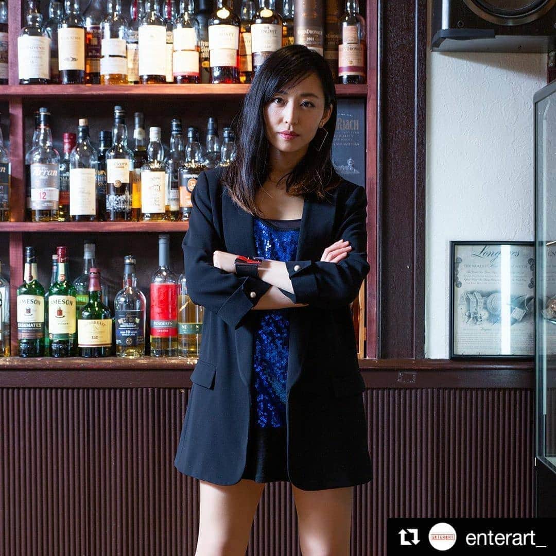 のインスタグラム：「#Repost @enterart_ (@get_repost) ・・・ 来年1月に私たちENTERART（エンターアート）が上演する舞台「チェリーを三つ入れてください。」はクラウドファンディングサービスCAMPFIREで、資金調達に挑戦しています。パトロンになっていただける個人・企業を募集中です！！ リターンとして、特典付きチケットを先行入手していただけるほか、劇場にお越しいただけない方にも楽しんでいただけるリターンもご用意しております。ご支援よろしくお願い申し上げます！ 募集期間：11月10日まで ・・ ご支援のウェブサイトへはプロフィールのリンクからどうぞ→ https://camp-fire.jp/projects/view/192804 ・・ 写真はコラボレーターのひとり、ハードロックバンド・D_DriveのギタリストYuki ・・ Photo by Mike Nogami ・・・ #enterart #学生向け #キャンペーン #拡散希望 #チェリーを三つ入れてください  #チェリーを三つ #チェリミツ #兵庫 #神戸 #地方から発信 #アート #ダンス #コンテンポラリーダンス #ロック #ハードロック #マルチメディア #コラボレーション #舞台 #公演 #クラウドファンディング #クラウドファンディング挑戦中 #応援よろしくお願いします #ご支援をお願いします #お願いします #artinjapan #japanesepopculture #kobe #hyogo #japan」