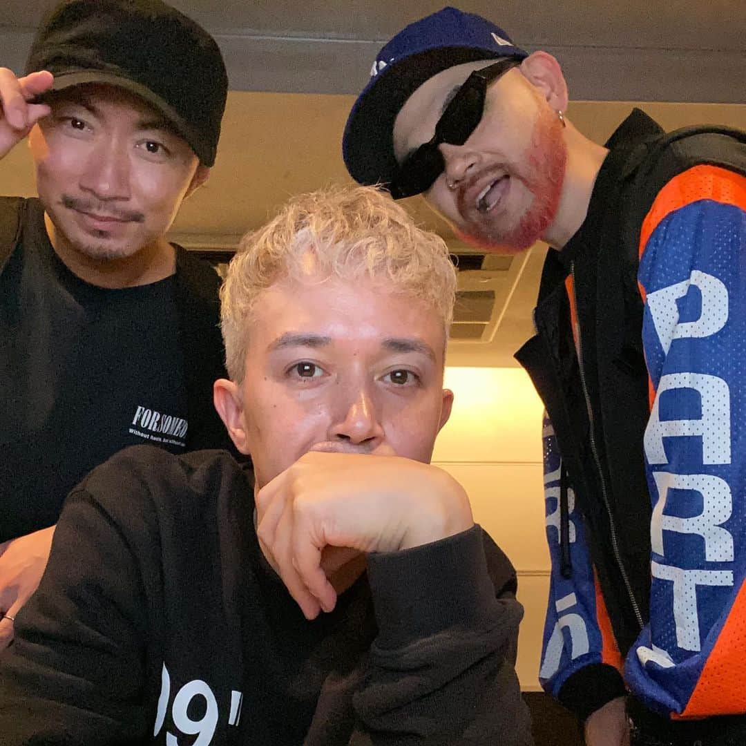 DJ DARUMAのインスタグラム：「どうも👋🏻久々の我々です」