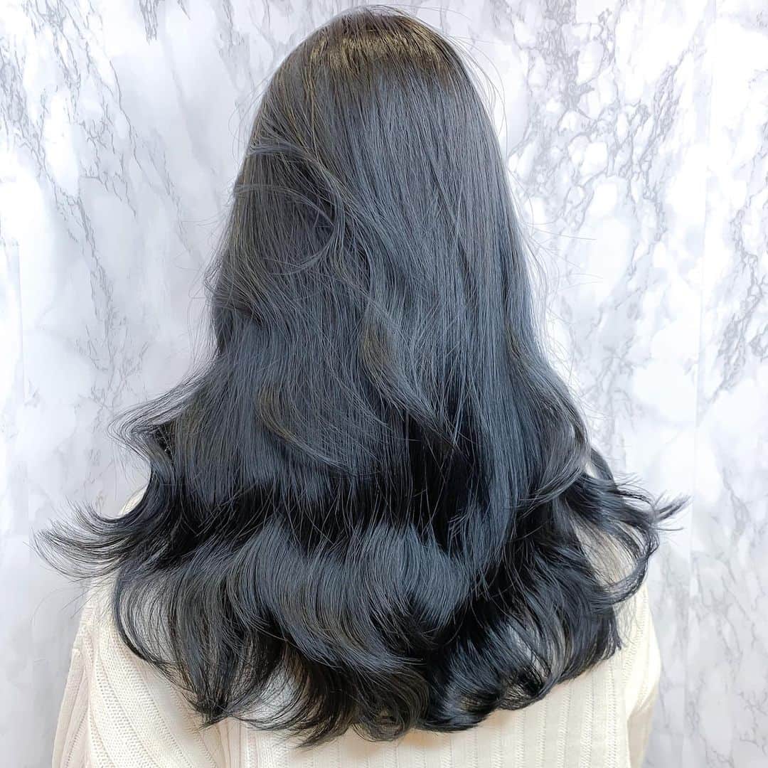 原涼香のインスタグラム：「Dark blue gray 💎💙 透明感抜群オルチャンカラー❤︎ ㅤㅤㅤㅤㅤㅤㅤㅤㅤㅤㅤㅤㅤ」