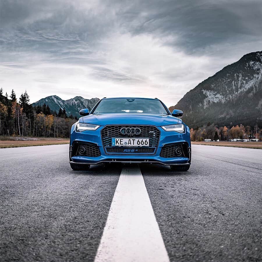 CARLiFESTYLEさんのインスタグラム写真 - (CARLiFESTYLEInstagram)「The ABT RS6+ with 735hp. Yes or No? Photo by @abt_sportsline #carlifestyle #ABT #RS6 #audi」10月23日 22時06分 - carlifestyle