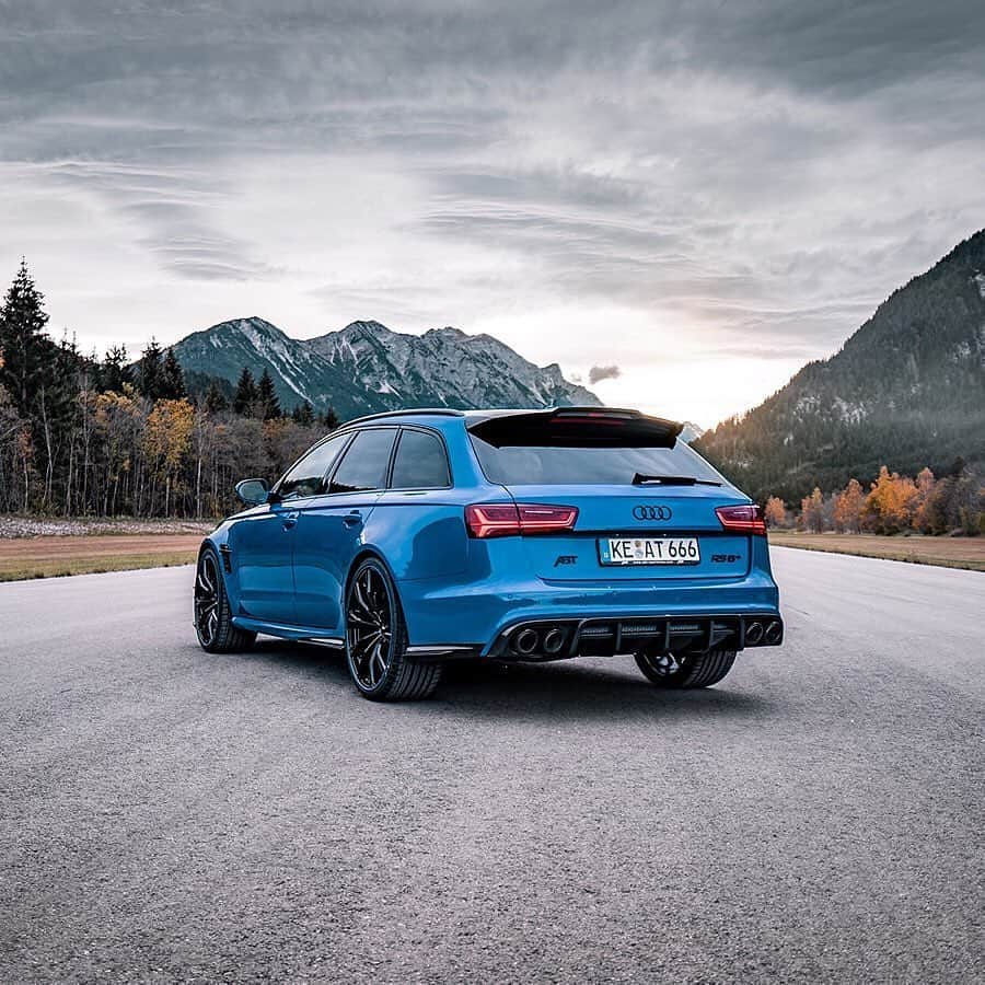 CARLiFESTYLEさんのインスタグラム写真 - (CARLiFESTYLEInstagram)「The ABT RS6+ with 735hp. Yes or No? Photo by @abt_sportsline #carlifestyle #ABT #RS6 #audi」10月23日 22時06分 - carlifestyle