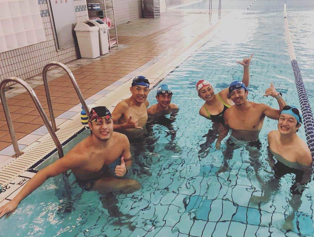 迫田愛子さんのインスタグラム写真 - (迫田愛子Instagram)「こないだのマーマン @maekou28 レッスン🏊‍♀️🏊‍♂️ 褒められた！笑  前回(3枚目)と比べても大きく泳げてる😆✨ #swim #swimming #triathlon」10月23日 22時18分 - aiko_esnail