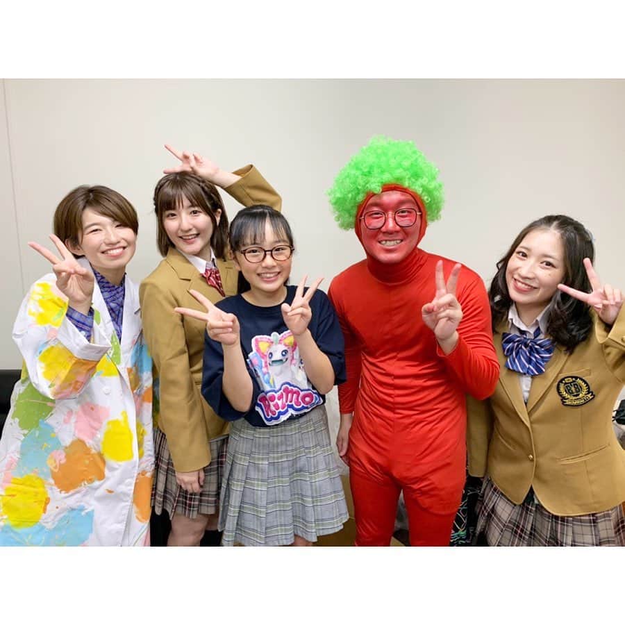 加藤一華さんのインスタグラム写真 - (加藤一華Instagram)「. 昨日は、ららぽーとTOKYO-BAYにて 音で進化するおもちゃ"リズモ"のイベントでした🌟 来てくれたみんなありがとう！！！ . よっち…じゃなくて… ボンボンTVから登場したリズモ 「かにりん」が来てくれたり🦀 超頼もしいスーパー小学生、ひまちゃんも来てくれて💓 ここでしか見れないスペシャルイベントだったんじゃないかな！？✨ . 音に反応するリズモ可愛かったなぁ🥺♬ 連れて帰ったみんな、かわいがってあげてね😌💓 たくさん歌って踊って楽しかったー！ みんなに会えてハッピーな祝日でした😎 . かにりんは、楽屋でも異質なオーラを放っていました。笑笑 . #ボンボンTV #リズモ #タカラトミー #takaratomy #イベント #トイザらス #event #ひまひまチャンネル」10月23日 22時25分 - ichika_kato