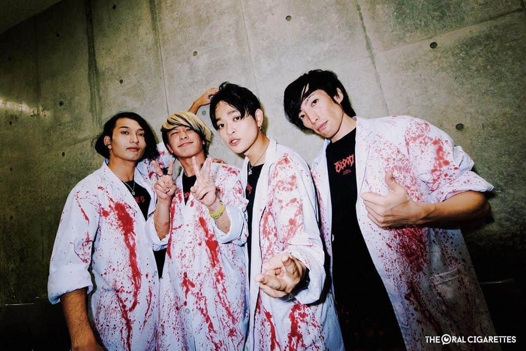 山中拓也さんのインスタグラム写真 - (山中拓也Instagram)「BLOOD全公演終幕。 自分の今まで書いてきた歌詞をもう一度考えるキッカケにもなって良かったっす。 そして約束守ってくれた全国のファンのみんな。本当にありがとう。良い子だ！！ photo @satoshihata87」10月23日 22時26分 - oraltakuya