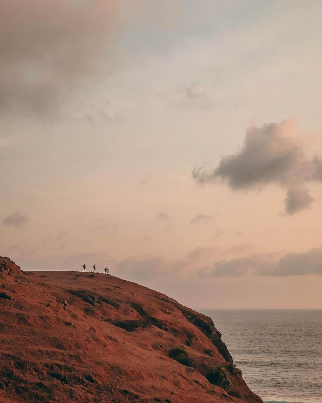 八代健さんのインスタグラム写真 - (八代健Instagram)「The coastline of Lombok is awesome #lombokisland #kutalombok #CanonM50 #CanonThailand #LombokWorld」10月23日 22時47分 - kenyashiro