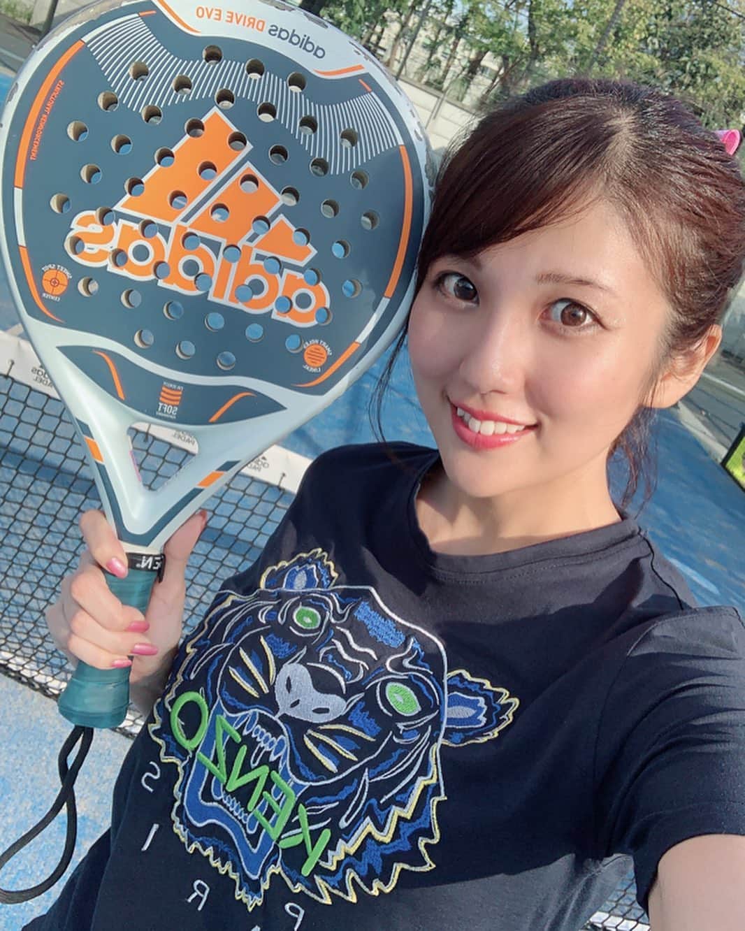 神谷麻美さんのインスタグラム写真 - (神谷麻美Instagram)「#パデル したよ💓🎾 #テニス みたいな #スポーツ なの❤ 初めてパデルしたけど、すごく楽しかった(∩´∀`∩)💓🔰 身体動かすの気持ち良い❤好き〜🏃💨🎾💓💓 #padel 💖」10月23日 23時04分 - asamice428