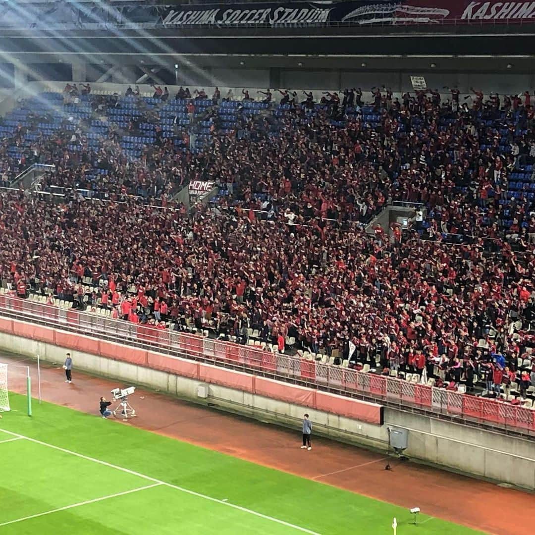 ジーコさんのインスタグラム写真 - (ジーコInstagram)「Uma vitoria importantíssima que vale a pena comemorar.Vencemos de 1x0,gol do Shoma,belo time do Honda,lider da JSL,e  fomos para a semifinal da Copa do Imperador. Agora enfrentaremos o V.Varen dia 21/12 em Kashima.Força Kashima.」10月23日 23時12分 - zico