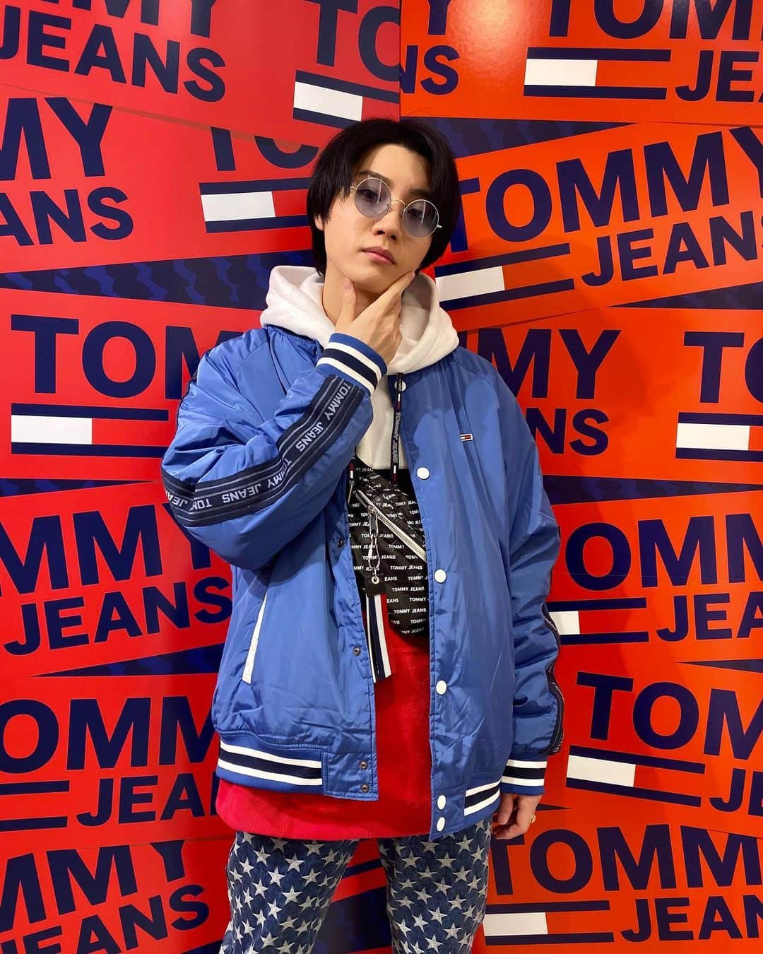 桜田通さんのインスタグラム写真 - (桜田通Instagram)「TOMMY JEANS CAT STREET STORE OPENING EVENTに行ってきました🇺🇸 LIVE BUSにも乗れて楽しかったです🚌🎸 TOMMYXUという刺繍サービスもあるので、新しくオープンしたTOMMY JEANSキャットストリート店、是非遊びに行ってみて下さい✨ @tommyjeans #TommyJeans #TommyJeansCatStreet」10月23日 23時17分 - dorisakurada