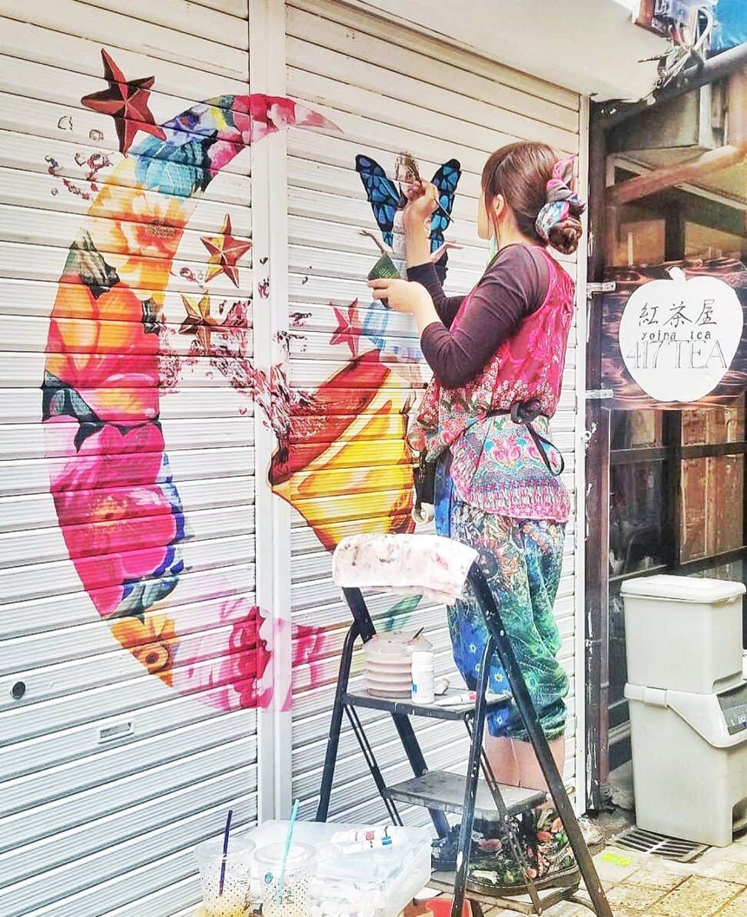 小林舞香さんのインスタグラム写真 - (小林舞香Instagram)「Maika's Mural Painting #maikamural  Vol.2 Tea Party . . http://maika-k.com Email: maika.k.muscovite@gmail.com . . #壁画 #壁画師 #mural #muralist #muralpainting #art #illustration #drawing #draw  #acrylicpaint #fairytail #contemporaryart #contemporarypainting #fantasy #instaart #arts #exhibition #earth #gallery #masterpiece #fairytale #creative #artwork #acrylic #acrylicpainting  #artworks #絵画 #絵  #modernart @artsy @londonartfair @vanartgallery @themuseumofmodernart @coldplay @artnet @artnewsmag @beautifulbizarremagazine @theguideartists」10月23日 23時21分 - maikyarian