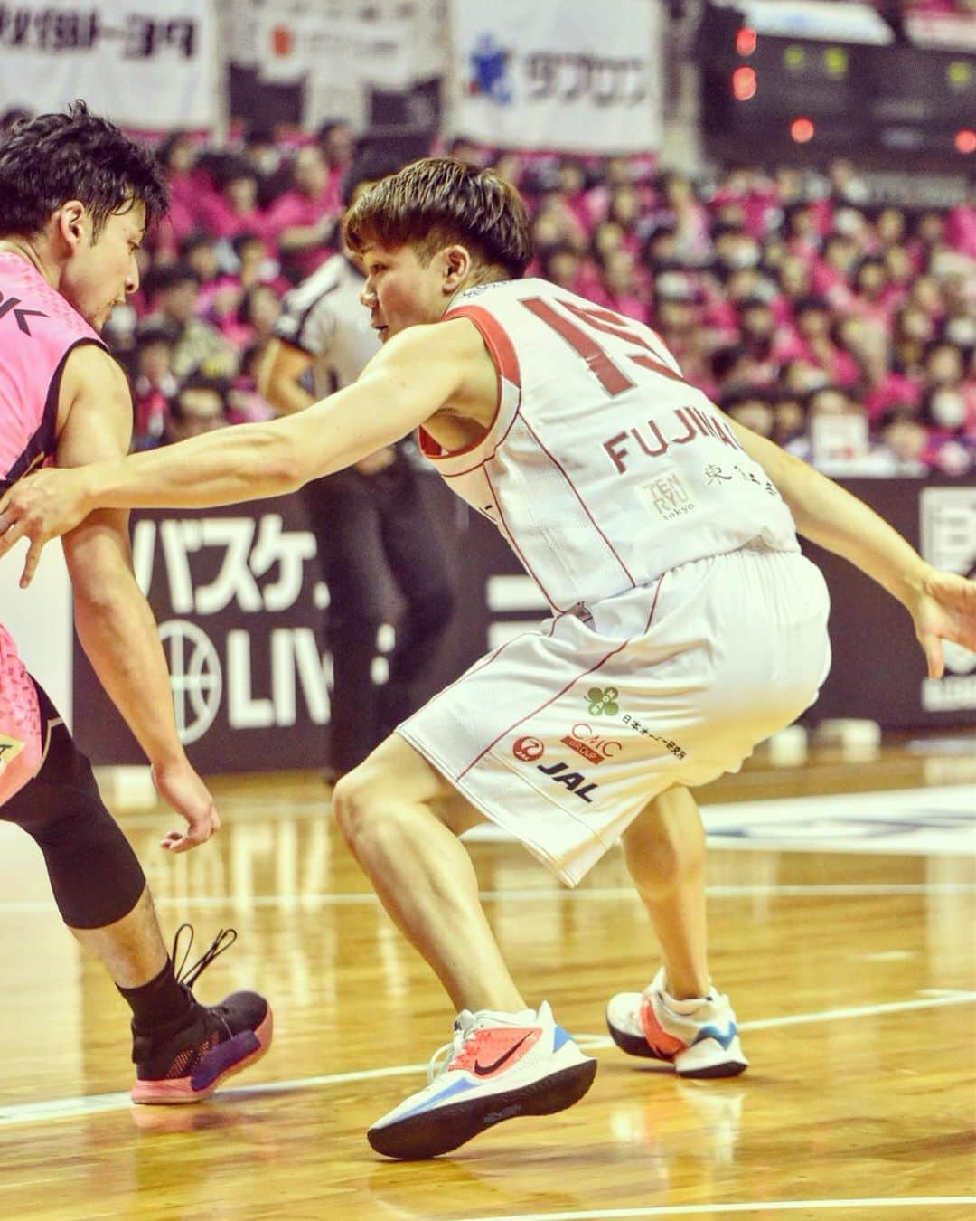 千葉ジェッツさんのインスタグラム写真 - (千葉ジェッツInstagram)「試合風景10.23vs秋田 #chibajets #Bリーグ #basketball #バスケ #千葉ジェッツ #ここから一つずつ #週末は島根戦 #ホームの力 #共に戦ってください🔥」10月23日 23時38分 - chibajets_official