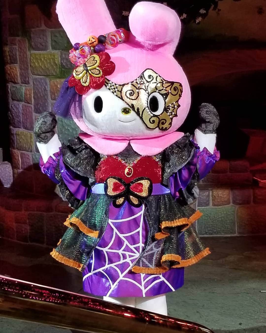 山口いく（アントワネット）のインスタグラム：「サンリオハロウィン　バルマスケアンソルスラン  衣装カワイイです、今回特に女性ダンサーさんがみんなめっちゃキレイだったし男性ダンサーさんもかっこよかったです  #バルマスケアンソルスラン」