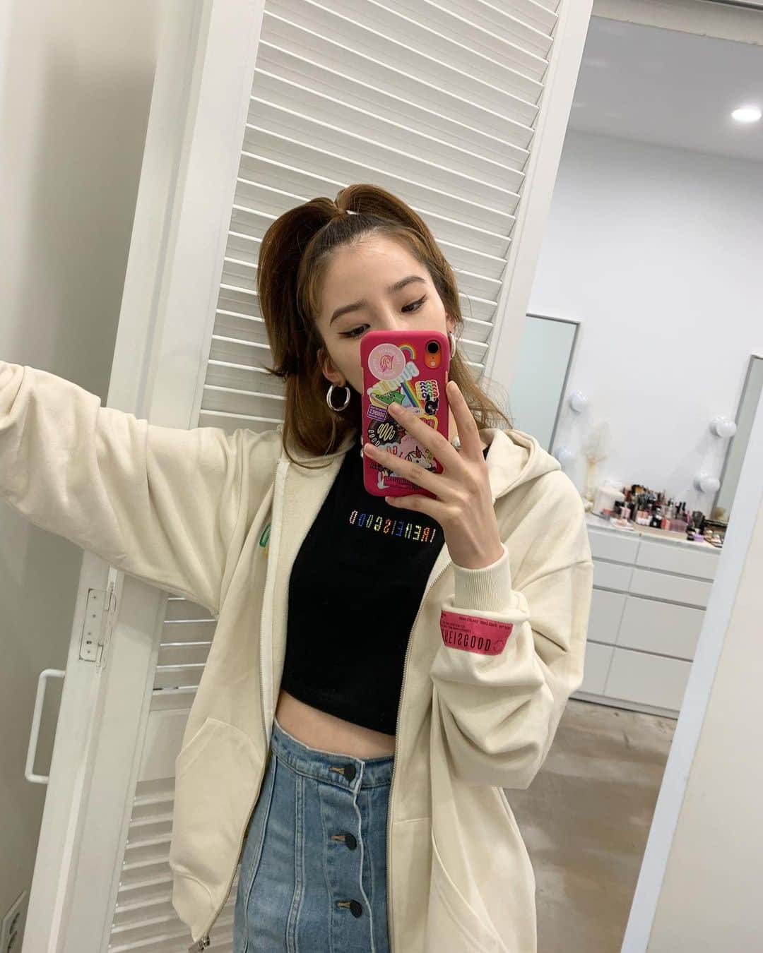 アイリーン・キムさんのインスタグラム写真 - (アイリーン・キムInstagram)「Mirror selfie moments ✨」10月23日 23時49分 - ireneisgood