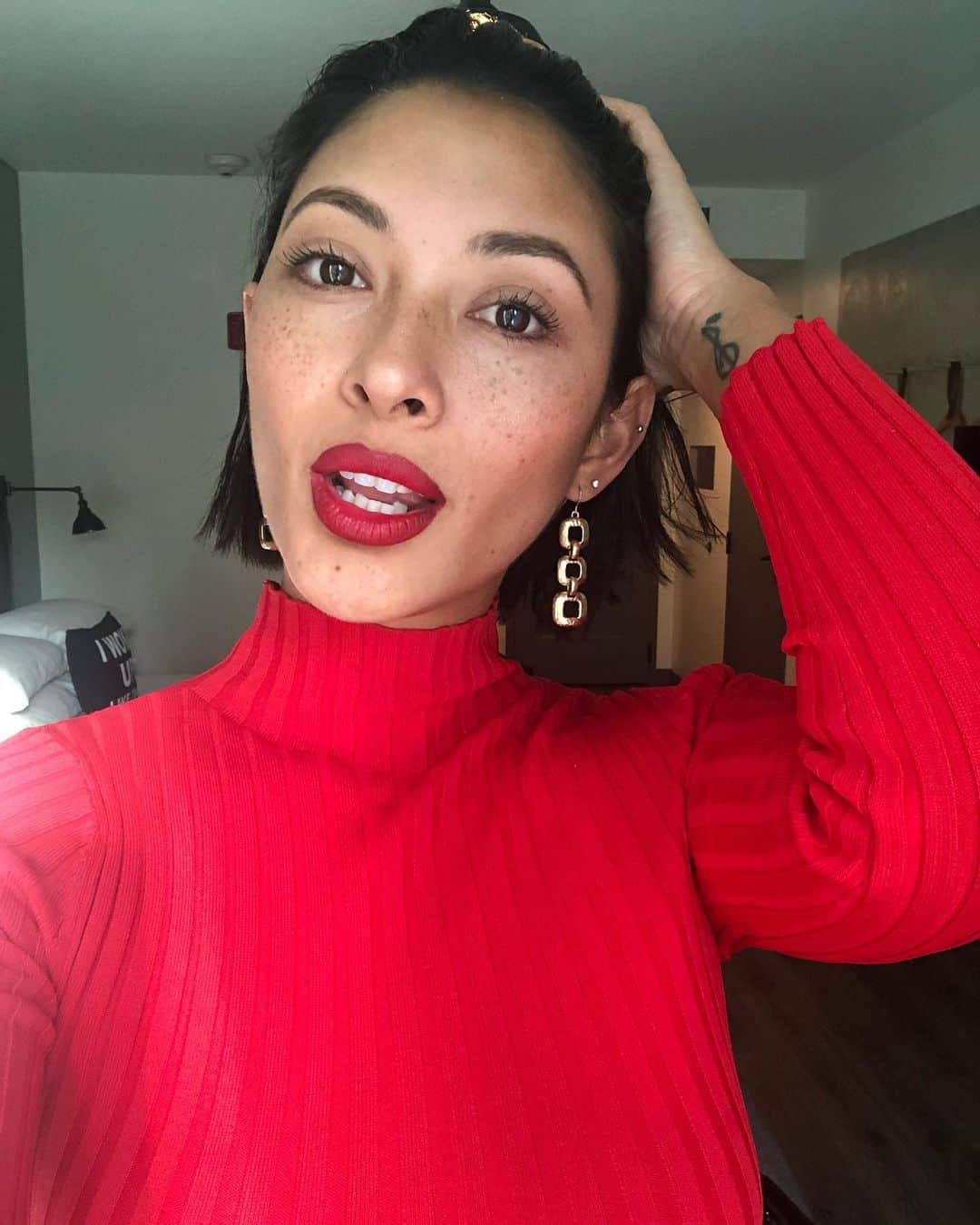 ジョーディン・テイラーのインスタグラム：「With great power comes a great electricity bill. 🕷」