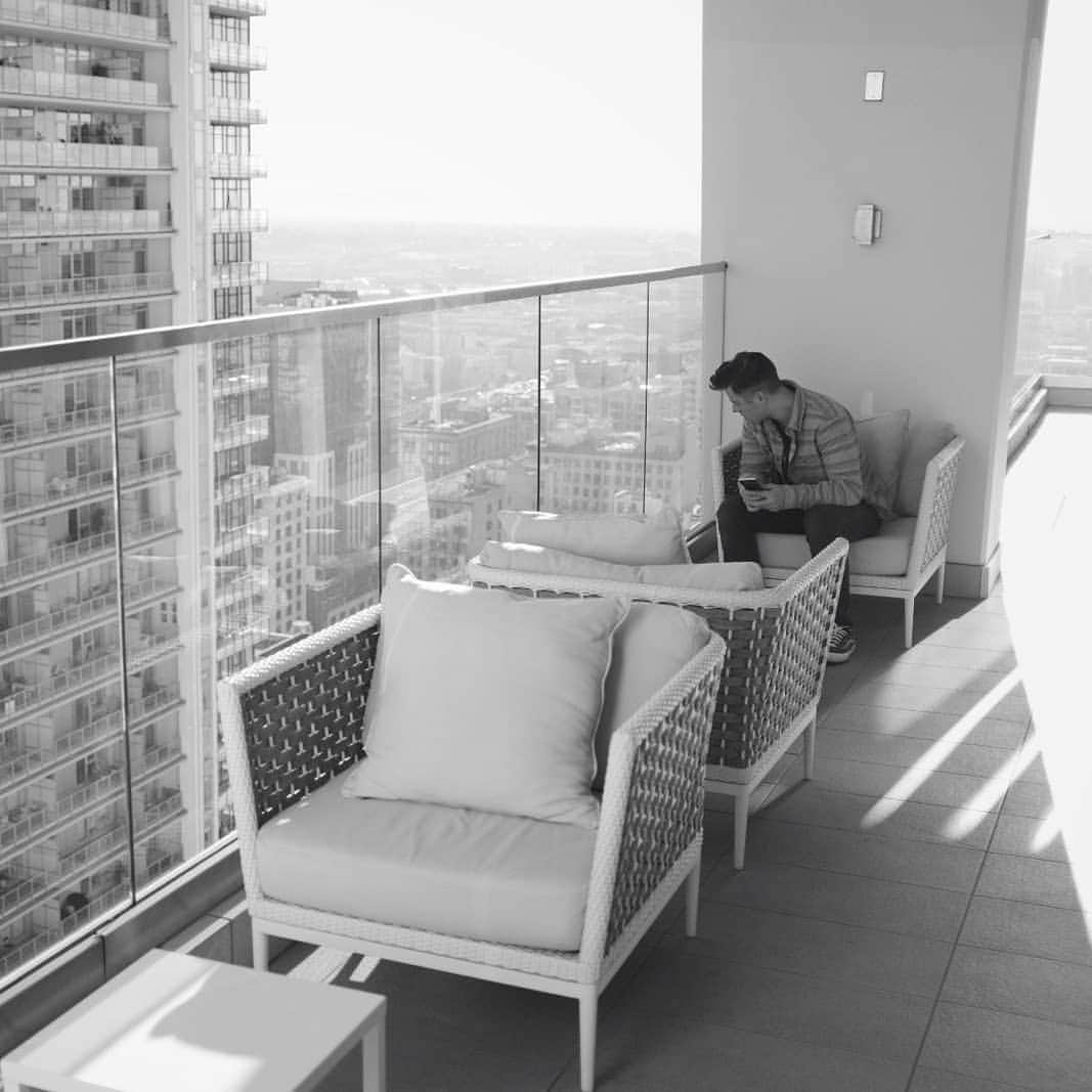 Nolan Gouldのインスタグラム：「An actual candid from the awesome location we're shooting at this week. One of the cool things about working on a TV set is someone always has a camera 😊 📷 @tobytucker1」