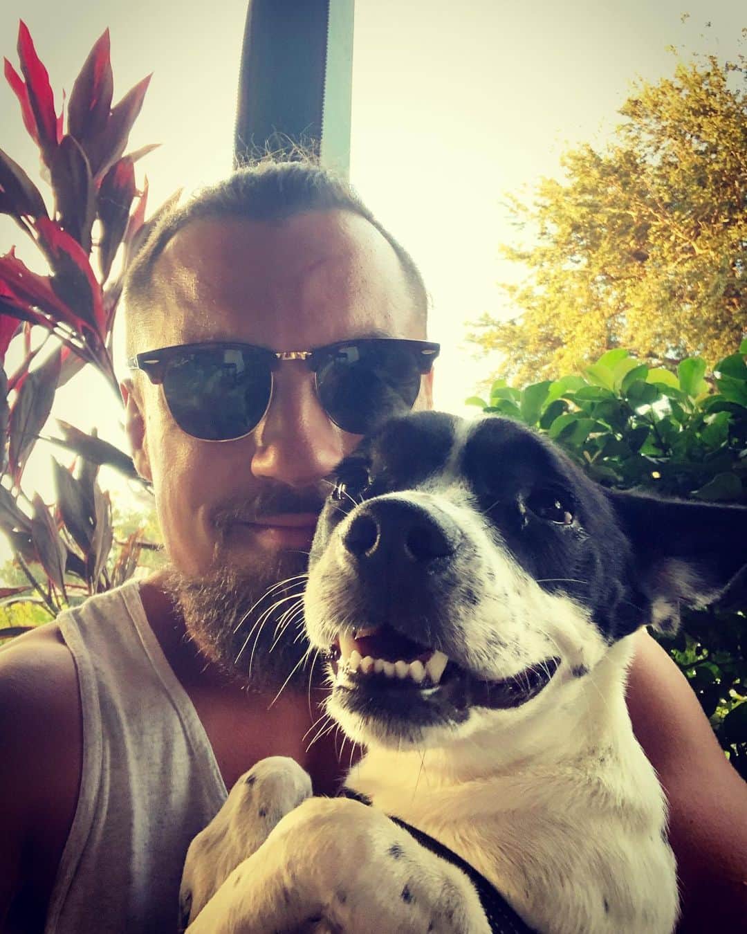 マーティ・スカルのインスタグラム：「My best friend, Winston the Villain  #villain ☔️」