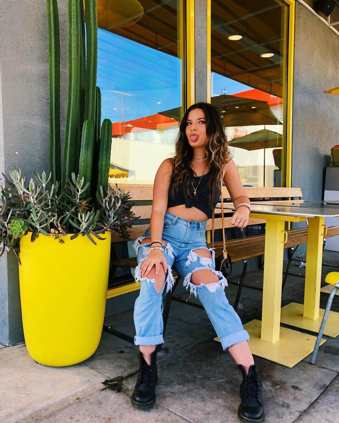Brooke Marie Hylandのインスタグラム：「happy ‘lil thing 😃」