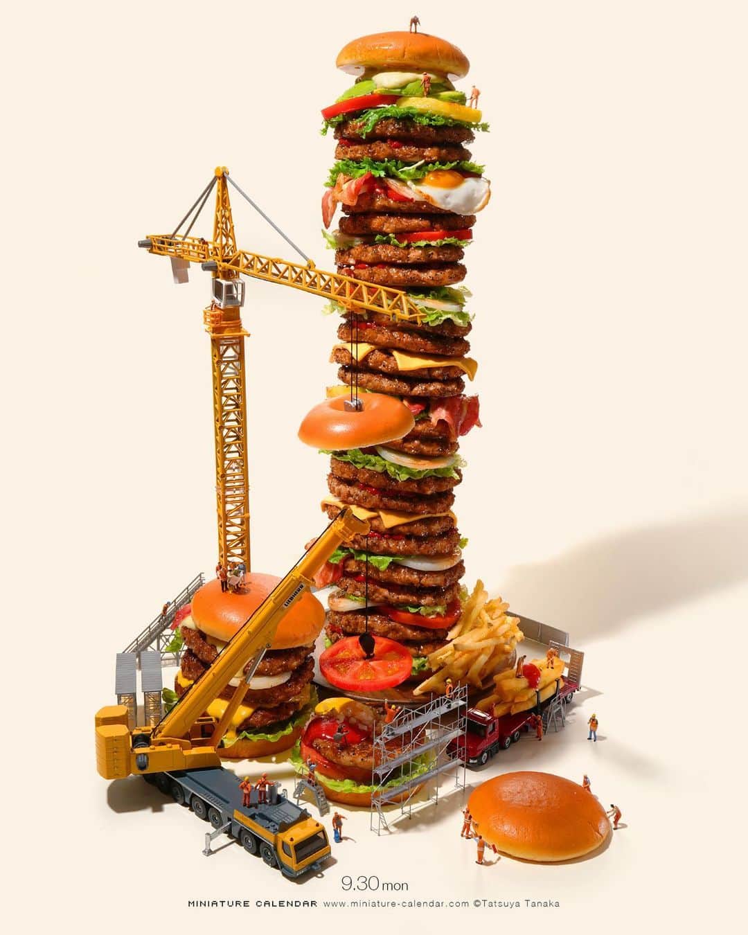 のインスタグラム：「. 9.30 mon “High Calorie” . 超高カロリー . #ハンバーガー #ビル #食品サンプル #Hamburger #Skyscraper #Fakefood ─────────────── 《Exhibition info》 . 【MINIATURE LIFE展 in 福岡】 Miniature Life Exhibition in Fukuoka 8/31 sat - 10/14 mon ※火曜日休館 #MiniatureLife展 #ミニチュアライフ展 . ─────────────── 《Next Exhibition info》 . 【MAG 2019 in Erfurt】 10/4 fri - 10/6 sun #MAG2019 #MAGerfurt . 【MINIATURE LIFE展 in 金沢】 Miniature Life Exhibition in Kanazawa 10/18 fri - 11/4 mon .」