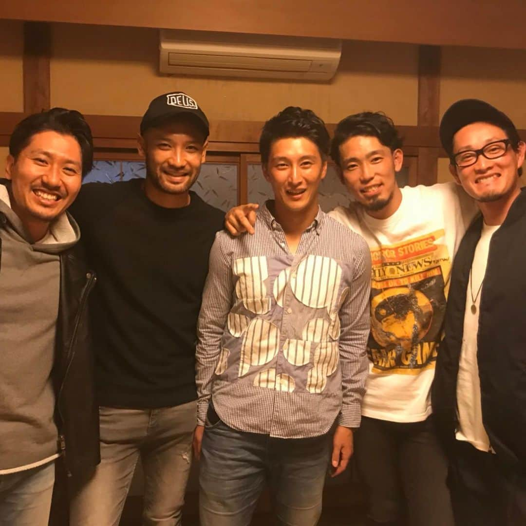 藤井淳志さんのインスタグラム写真 - (藤井淳志Instagram)「まもる‼️ １４年間本当にお疲れ様(´༎ຶོρ༎ຶོ`) 心の友が引退するのはこんなに寂しいもんなんやなぁ.°(ಗдಗ。)°. 俺はやれるだけ頑張ってみるわ！ 近々お疲れ様会じゃ！！！(^-^) #中日ドラゴンズ#藤井淳志#オリックスバファローズ#岸田護#本当にお疲れ様#これからもよろしく」9月30日 1時19分 - atsushi.fj4