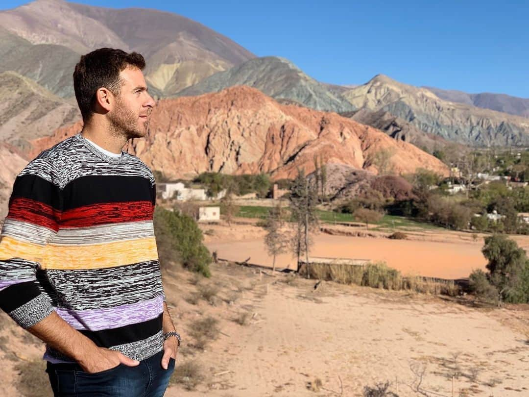 フアン・マルティン・デル・ポトロのインスタグラム：「Les juro que lo de atrás no es un cuadro. Es real, único y maravilloso. #purmamarca #jujuy #argentina」