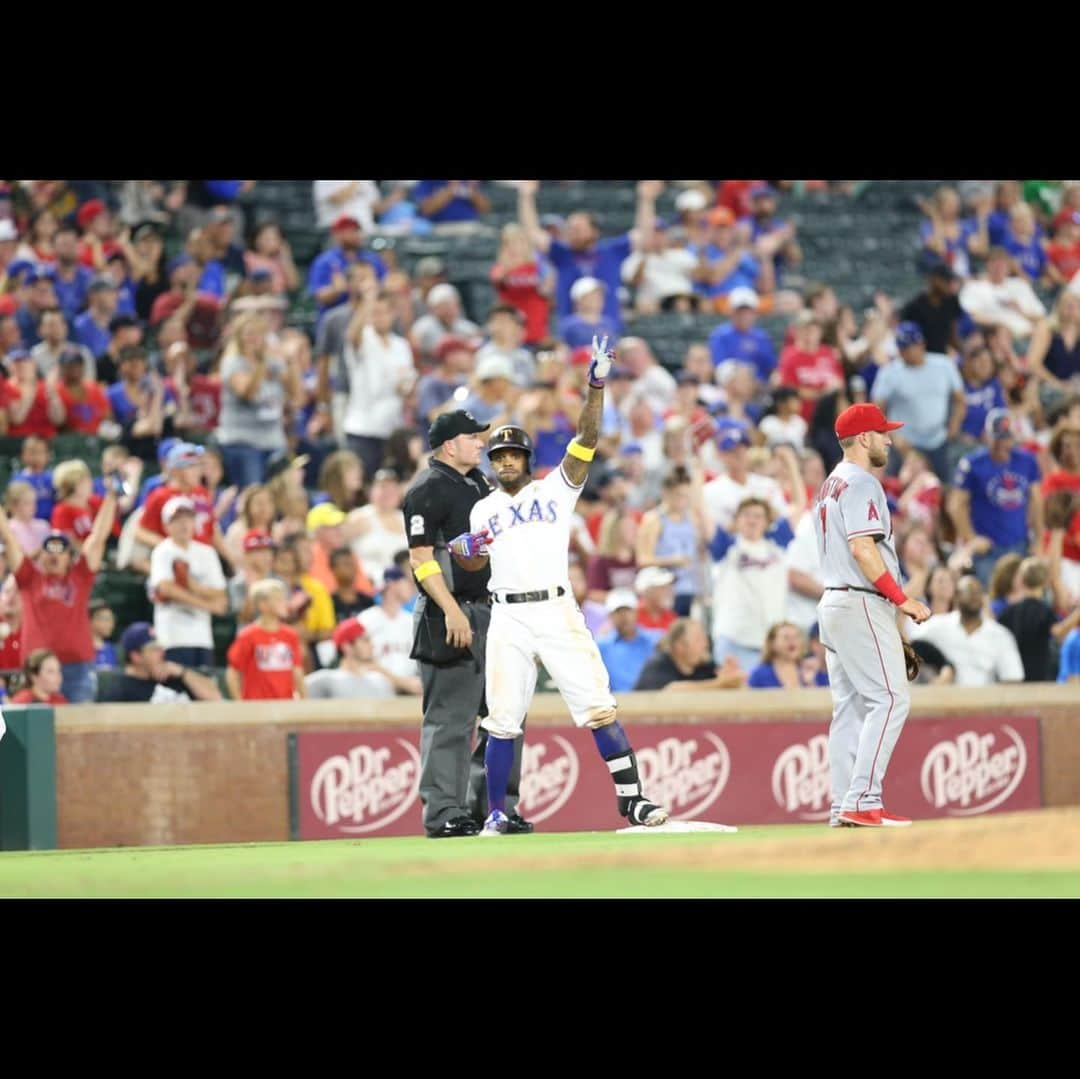 デライノ・デシールズ・ジュニアさんのインスタグラム写真 - (デライノ・デシールズ・ジュニアInstagram)「From year 1 to year 5. Thank you for the memories Globe Life Park! ❤️ #togetherwe #globelifepark #finalgame」9月30日 1時42分 - linodeshields