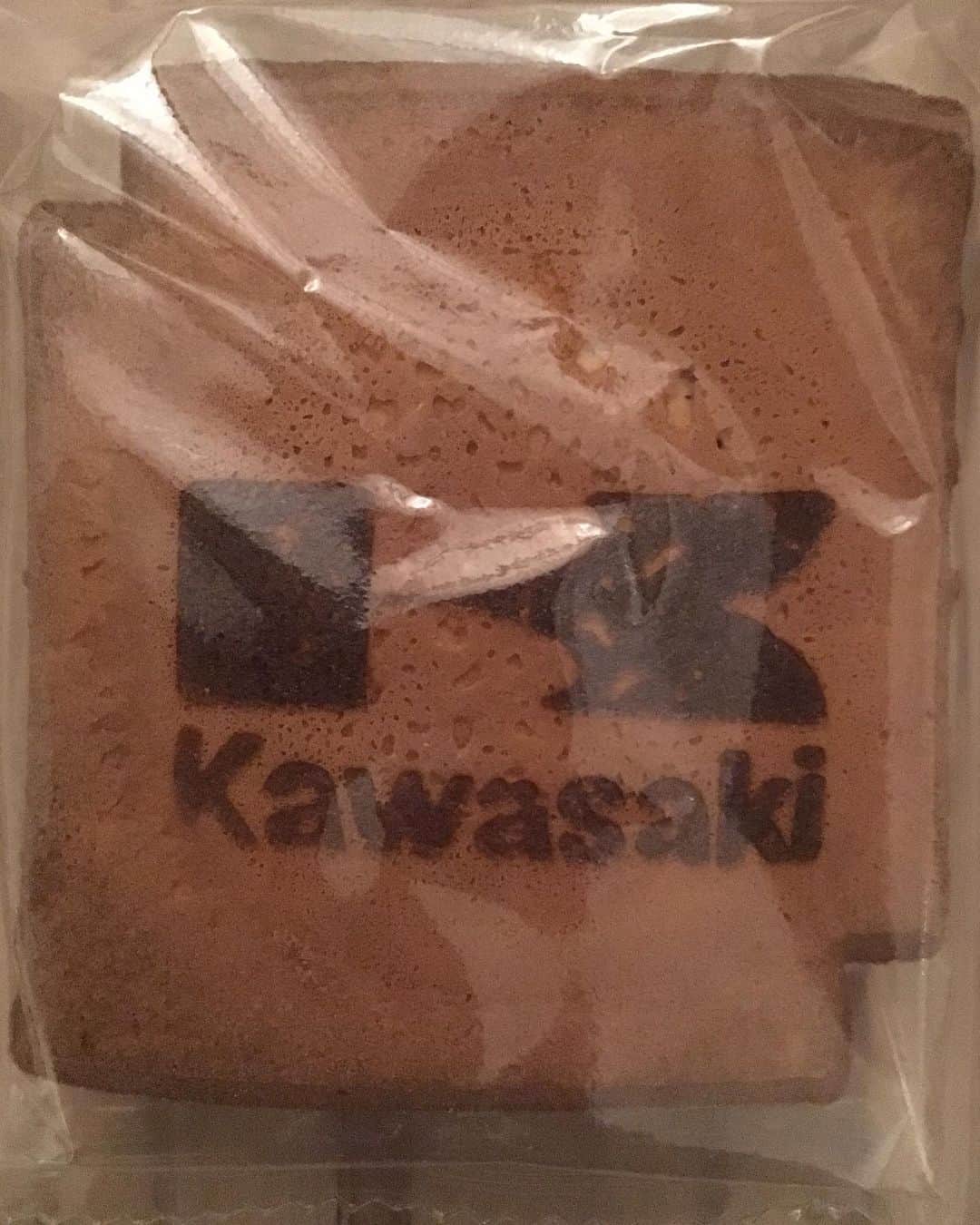 福山理子さんのインスタグラム写真 - (福山理子Instagram)「カワサキ瓦煎餅 #バイクなお菓子 #バイク菓子 #Kawasaki瓦煎餅 #カワサキバイク」9月30日 3時10分 - rikofukuyama