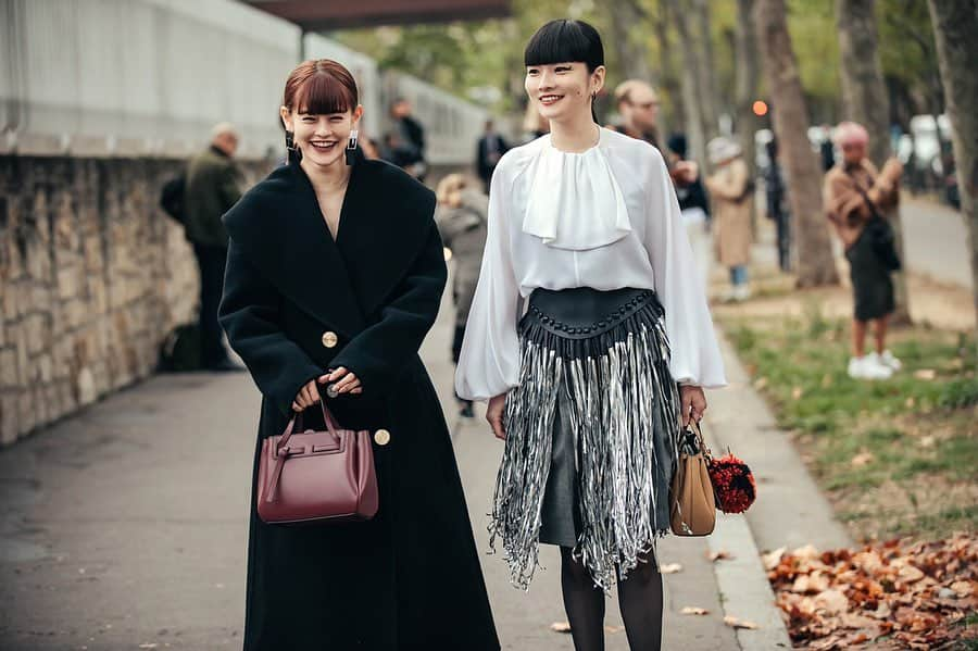 秋元梢さんのインスタグラム写真 - (秋元梢Instagram)「💖👯‍♀️💖 📸 @jaylim1  #loewe #pfw」9月30日 3時14分 - akimoto_kozue