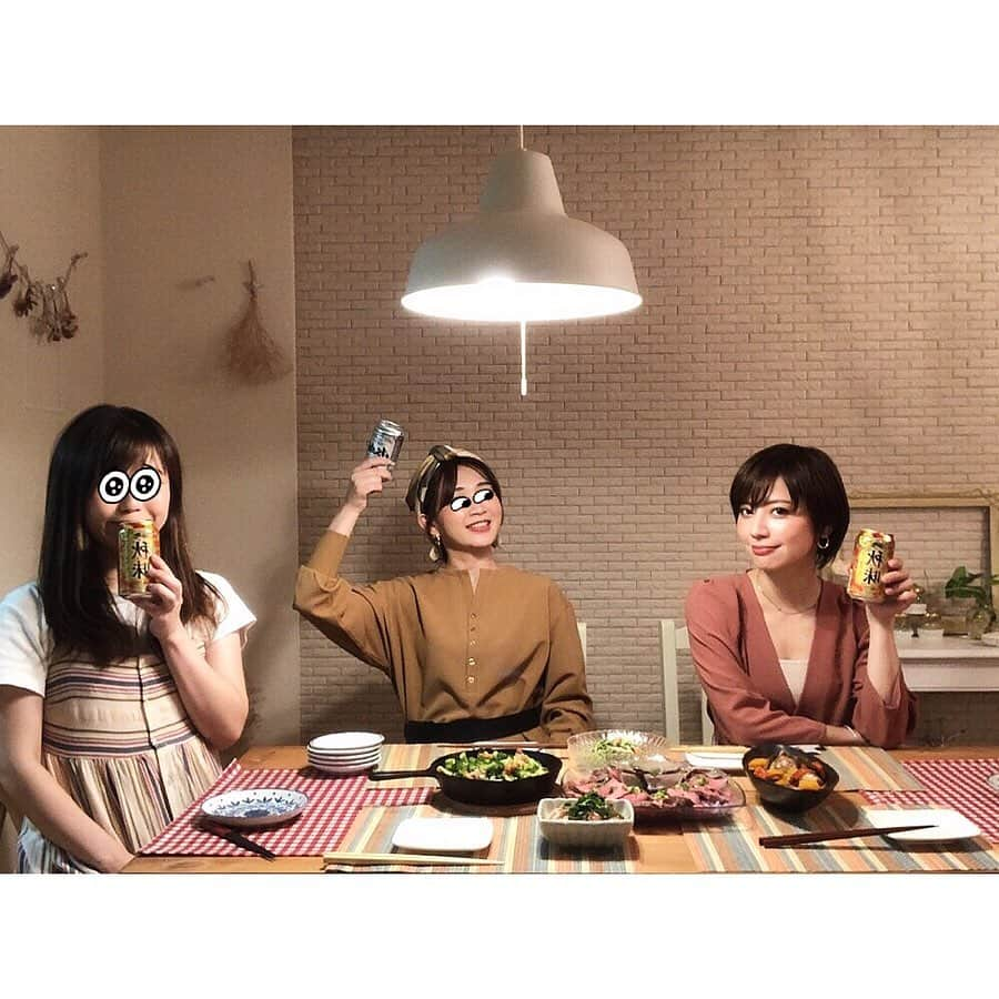 筒井愛実さんのインスタグラム写真 - (筒井愛実Instagram)「． 料理上手な友達がbirthday partyをしてくれました👭🎂✨ ． 前日から当日も1日中ずーっとお料理やリクエストした手作りのチーズケーキを作ってくれて凄く嬉しかった😭♡ ． 家ご飯なん⁉︎っていうレベルの高さに終始感動しっぱなし🥺美味しすぎて楽しすぎてお酒がススムススム🍷 ． この日カナリ呑んだのでww最後の写真が楽しそうすぎて次の日写真を見直して笑いました🤣本当に楽しい時間をありがとう♡‼︎ ． #birthdayparty #おうちごはん #美味しいごはん #ありがとう」9月30日 9時41分 - manamin_158cm