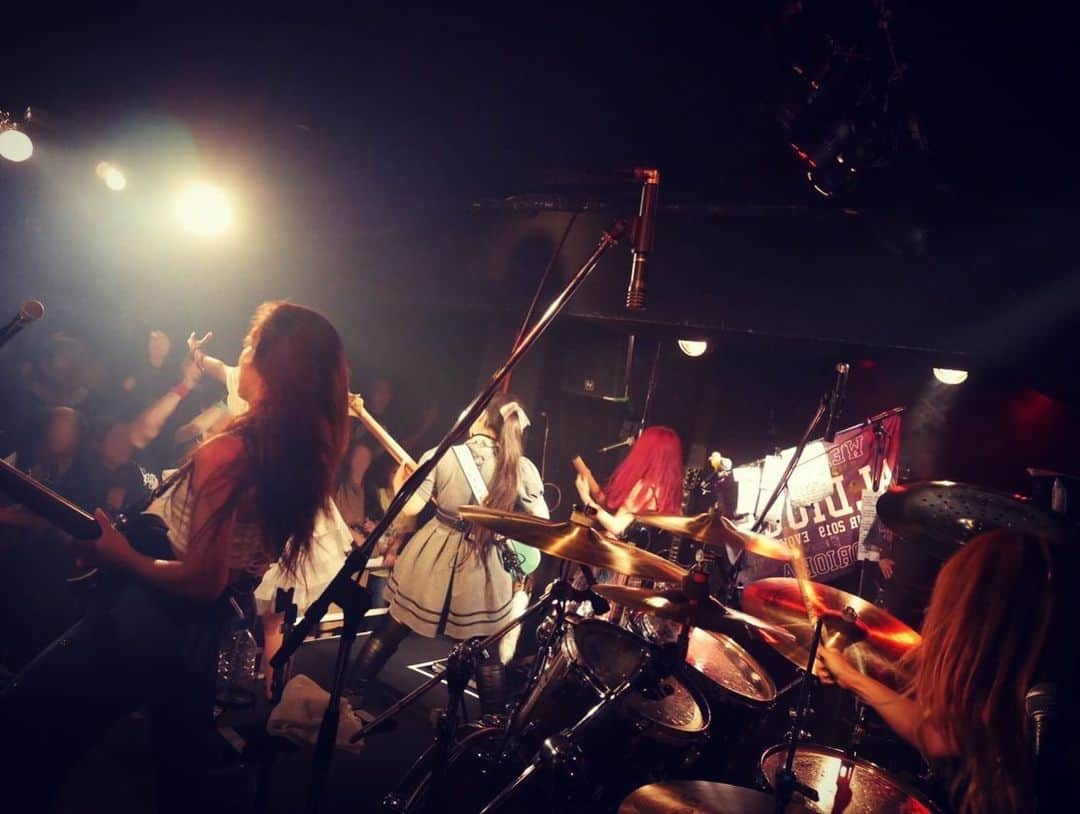 Marinaさんのインスタグラム写真 - (MarinaInstagram)「【2019.09.29 柳ヶ瀬Ants】 . Aldious Tour 2019 “Evoke” 38公演目 . 柳ヶ瀬Antsすごい強者揃いでした！！ 最高に荒ぶってた！熱かった！！！ ありがとうございました！！ . いよいよツアーも残り10本切ってしまいました。引き続き一本一本しっかり大切に、みんなで奏でていこうと思います。 . . #Aldious #AldiousMarina #アルディアス #music #drummer #drums #Japan」9月30日 9時37分 - aldiousmarina