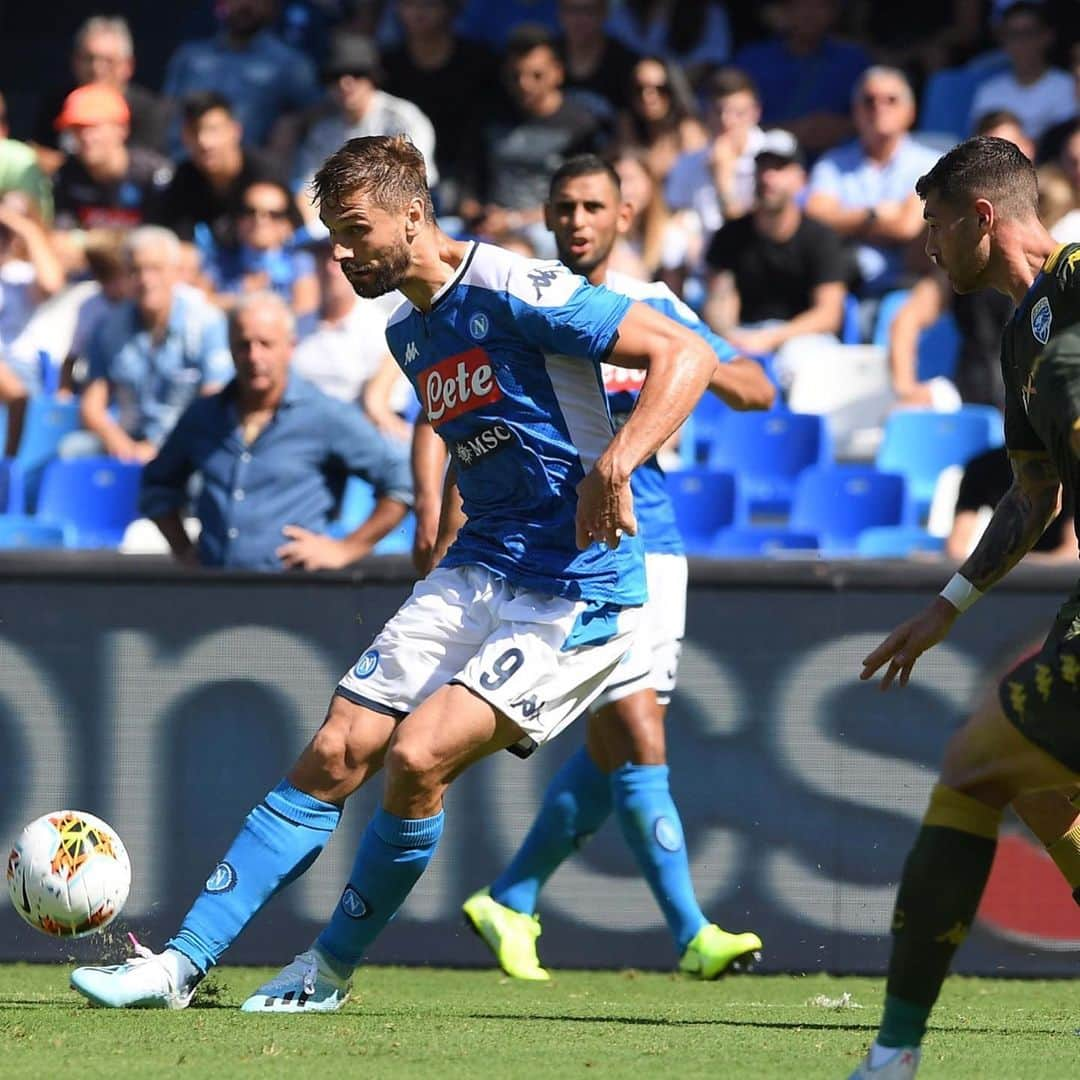 フェルナンド・ジョレンテさんのインスタグラム写真 - (フェルナンド・ジョレンテInstagram)「Vittoria importante! 💪🏻 #NapoliBrescia 2-1 #SerieA #ForzaNapoliSempre #Vamosss」9月30日 5時30分 - llorente_fer