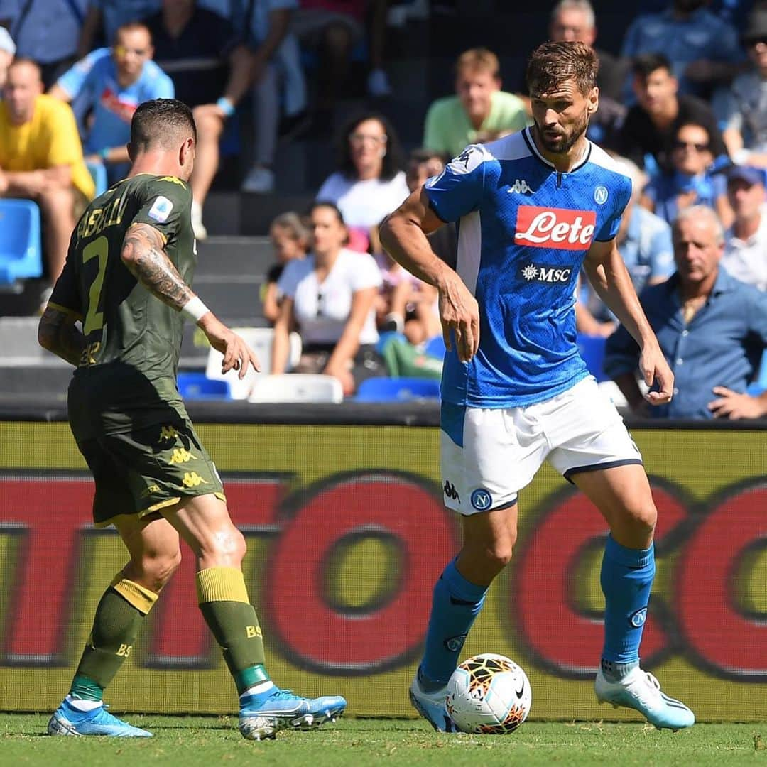 フェルナンド・ジョレンテさんのインスタグラム写真 - (フェルナンド・ジョレンテInstagram)「Vittoria importante! 💪🏻 #NapoliBrescia 2-1 #SerieA #ForzaNapoliSempre #Vamosss」9月30日 5時30分 - llorente_fer