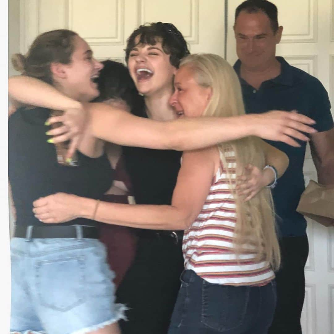 ジョーイ・キングさんのインスタグラム写真 - (ジョーイ・キングInstagram)「Remembering that time I came home from filming a day early and surprised my family. Best day ever」9月30日 6時19分 - joeyking