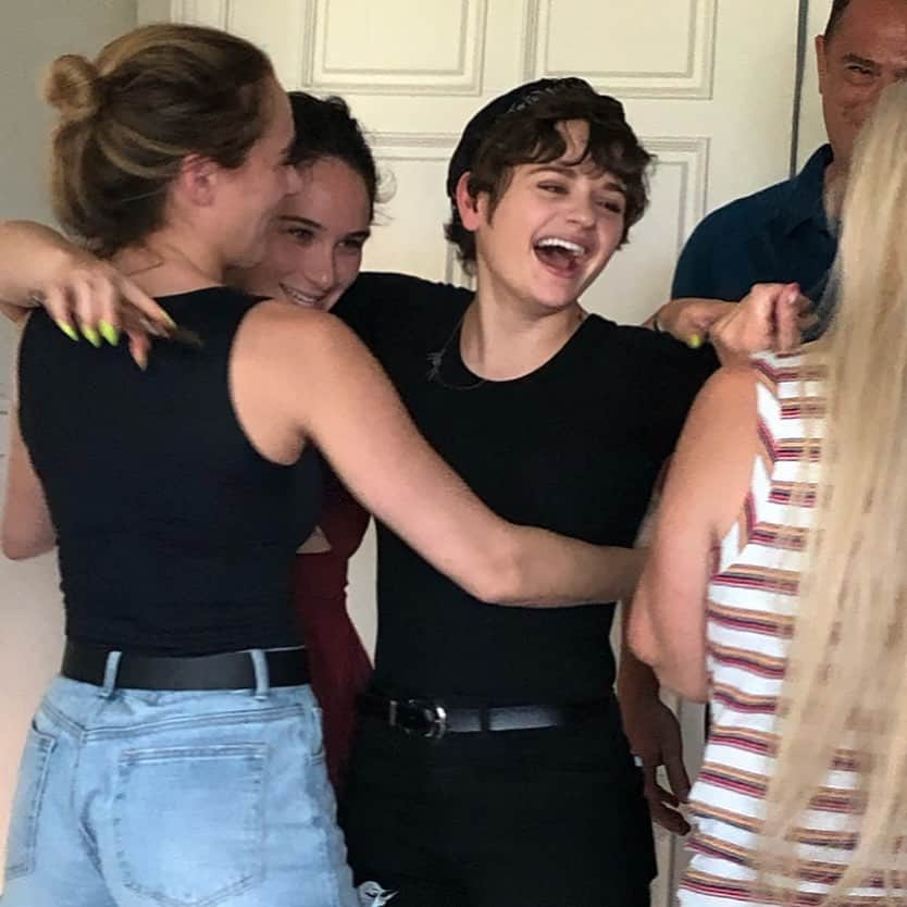 ジョーイ・キングさんのインスタグラム写真 - (ジョーイ・キングInstagram)「Remembering that time I came home from filming a day early and surprised my family. Best day ever」9月30日 6時19分 - joeyking